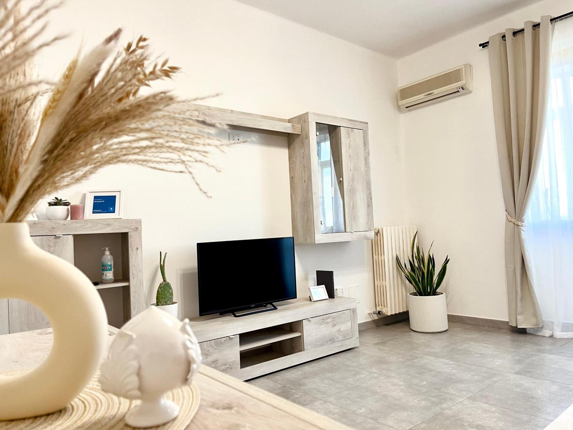All'Apulia N'23 - Apartment With Parking เลชเช ภายนอก รูปภาพ